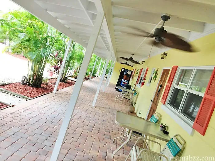Anchor Inn Rooms, tables, and vending on Sanibel