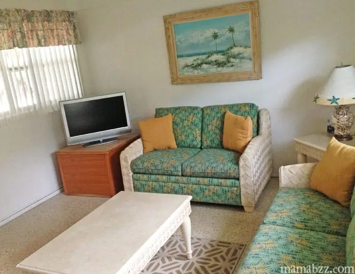 Living area in Anchor Inn and Cottages Room Sanibel