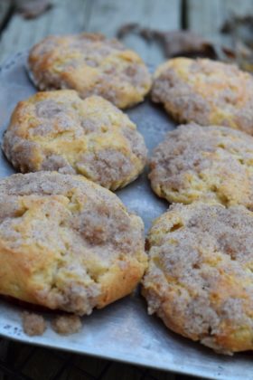 Caramel Pear Crumble Muffins Recipe