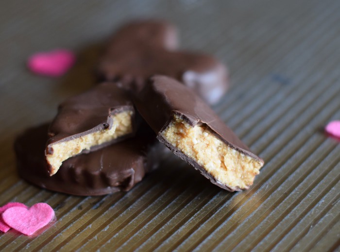 Chocolate peanut butter heart Reese's copycat recipe {MamaBuzz}