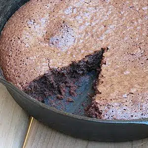 brownies baked in cast iron skillet and sliced