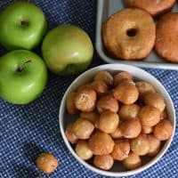 Caramel Apple Donut Holes are the perfect fall treat, coated with a Krispy Kreme copycat like icing that’s flaky and oh so scrumptious.