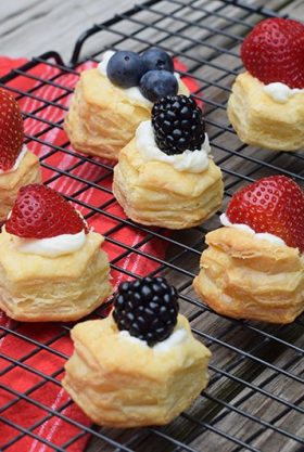 Fruit Pizza Bites with Puff Pastry Cups