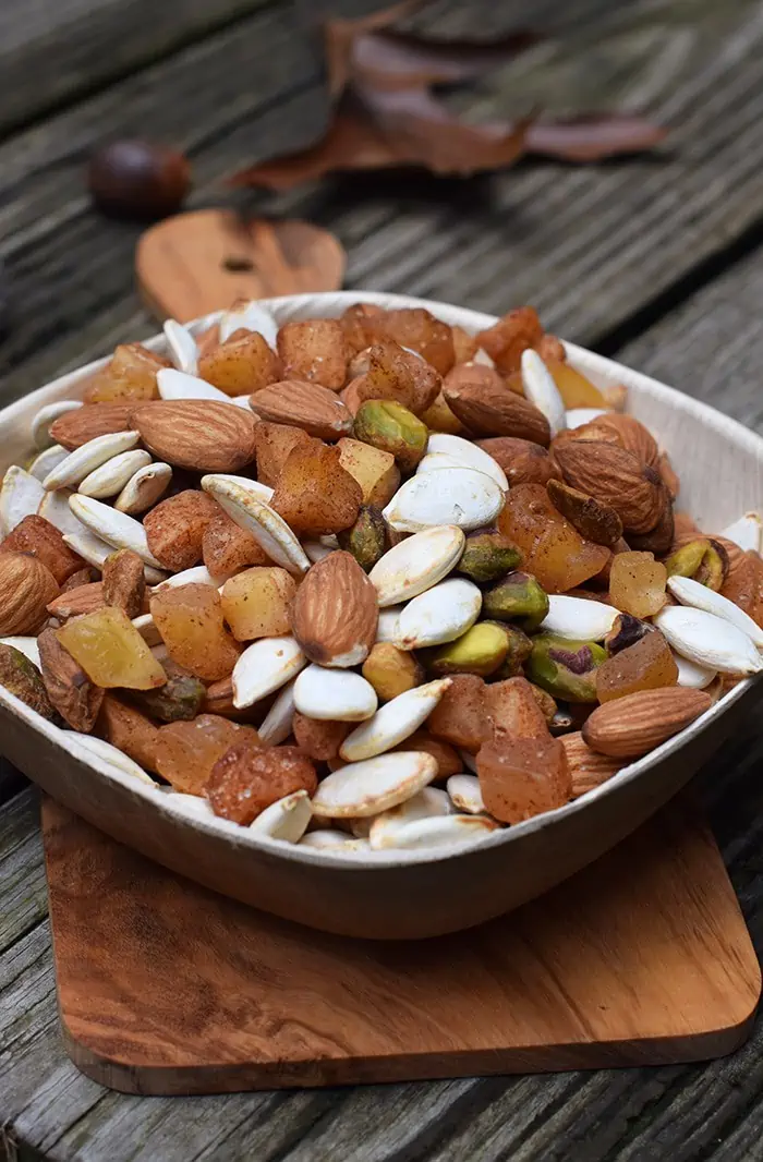 Apple Cinnamon Pumpkin Seed Trail Mix is full of yummy, energy-boosting bites with a slight taste of fall, in case you’re craving autumn flavors. It’s an easy snack recipe you can prep ahead of time and grab on-the-go.
