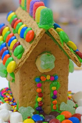 Make a Graham Cracker Leprechaun House for St. Patrick's Day