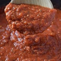 Quick and easy recipe for homemade pasta sauce, perfect for spaghetti and lasagna. So delicious with meat or meatless too!