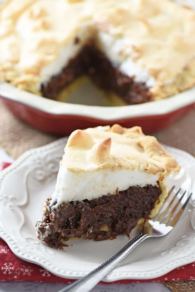 Meringue Pie Topping that calls for only 4 ingredients. Simple and easy to make for your favorite pie recipes. Light, fluffy, and delicious!