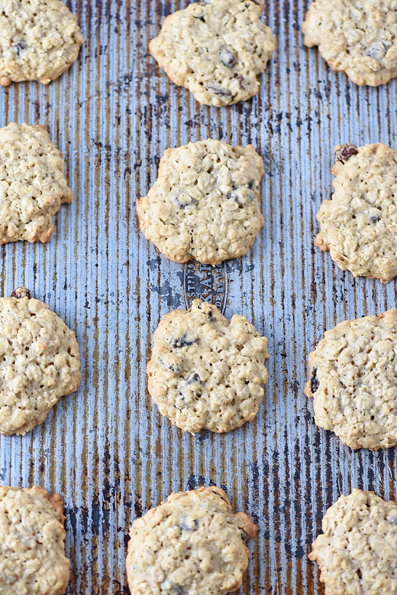 Bake up a batch of Oatmeal Raisin Cookies with this easy, old fashioned recipe. Makes a scrumptiously delicious cookie with a hint of cinnamon and filled with raisins (or chocolate chips).