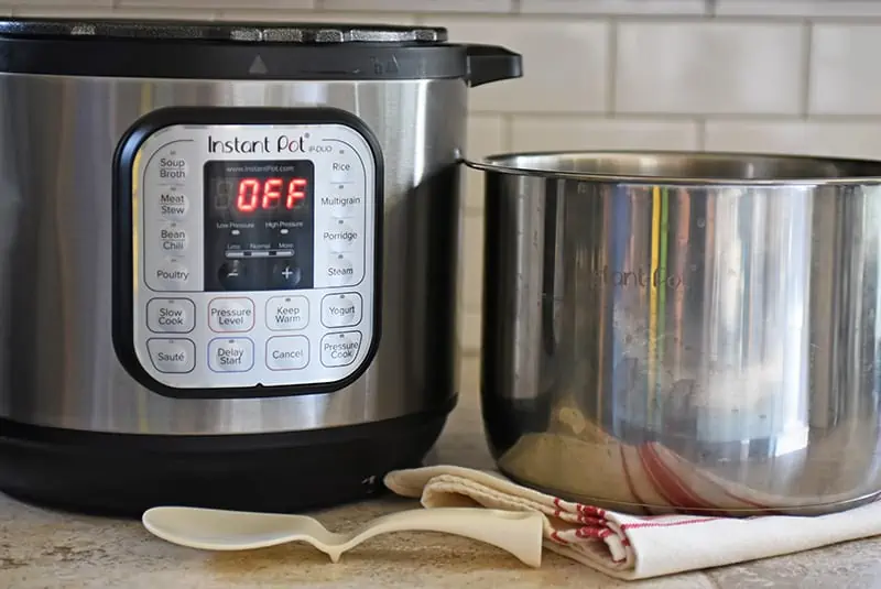 Instant Pot pressure cooker with liner