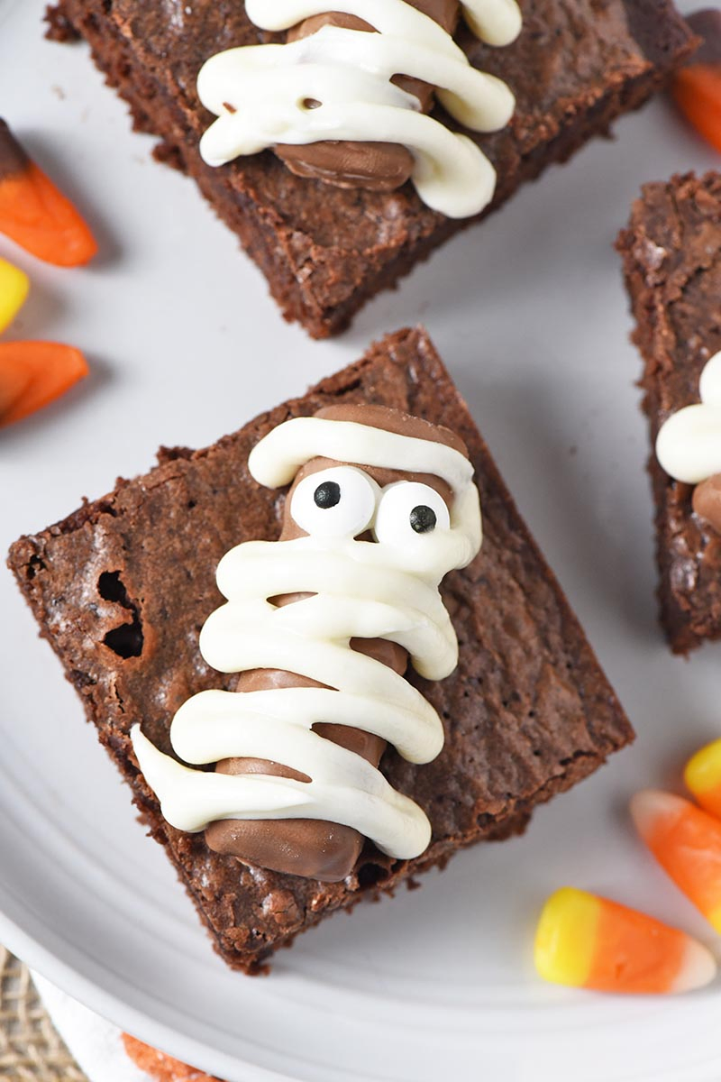 easy Halloween treats, Mummy Haloween Brownies made with Twix bars