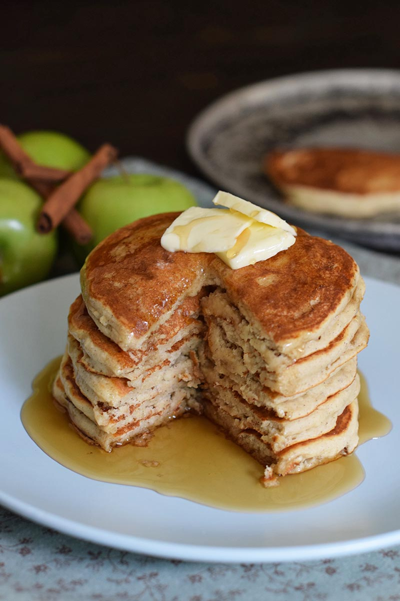 Apple Cinnamon Buttermilk Pancakes