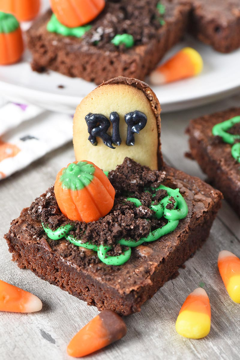 Spooky Graveyard Brownie Halloween Treats