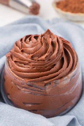 Milk Chocolate Buttercream Frosting (Easy Chocolate Icing)