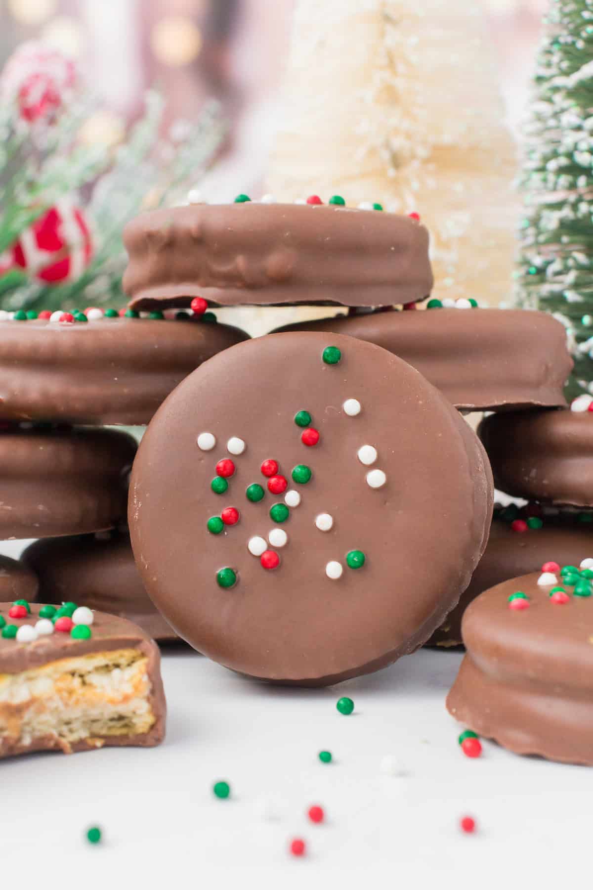 Ritz cracker cookies with sprinkles on top