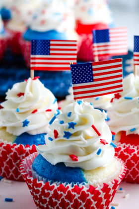 Red White and Blue Patriotic 4th of July Cupcakes