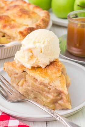 Easy Homemade Apple Pie Recipe with Buttery Crust and Warm Spices