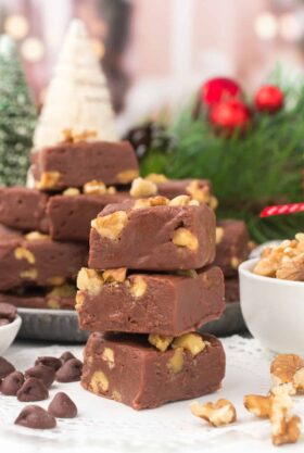 Easy No-Fail Fantasy Fudge Recipe with Marshmallow Creme