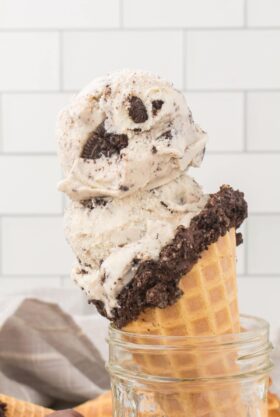 Homemade Cookies and Cream Ice Cream (Machine Recipe)