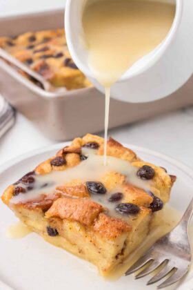 Old-Fashioned Bread Pudding With Vanilla Sauce (9×9 Pan)
